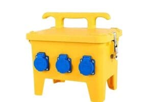 Hộp nguồn điện thi công ngoài trời TV H1 tích hợp ổ cắm công nghiệp IP44 và aptomat chống giật an toàn.
