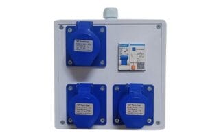 Hộp nguồn nhựa 1 pha tiện dụng giá rẻ TV-316A-1P-NA tích hợp aptomat chống giật và ổ cắm công nghiệp IP44.