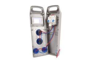 Hộp nguồn thi công đa năng 1 pha tích hợp ổ cắm công nghiệp và dân dụng, có CB chống giật an toàn cho công trình.