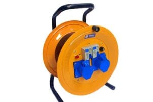 Rulo cuốn dây điện kèm aptomat chống giật 1 pha dùng cho công trình và nhà xưởng.