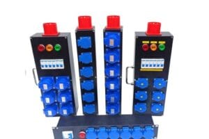 Thanh Tủ Điện Phân Phối Di Động 32A 4 Thanh tủ điện phân phối di động TV 63TNA với 6 aptomat riêng và ổ cắm công nghiệp chuyên dụng.