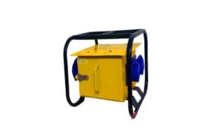 Tủ điện nhỏ ngoài trời TV 1P14T với 4 ổ cắm công nghiệp IP44 và áp chống giật 32A an toàn.